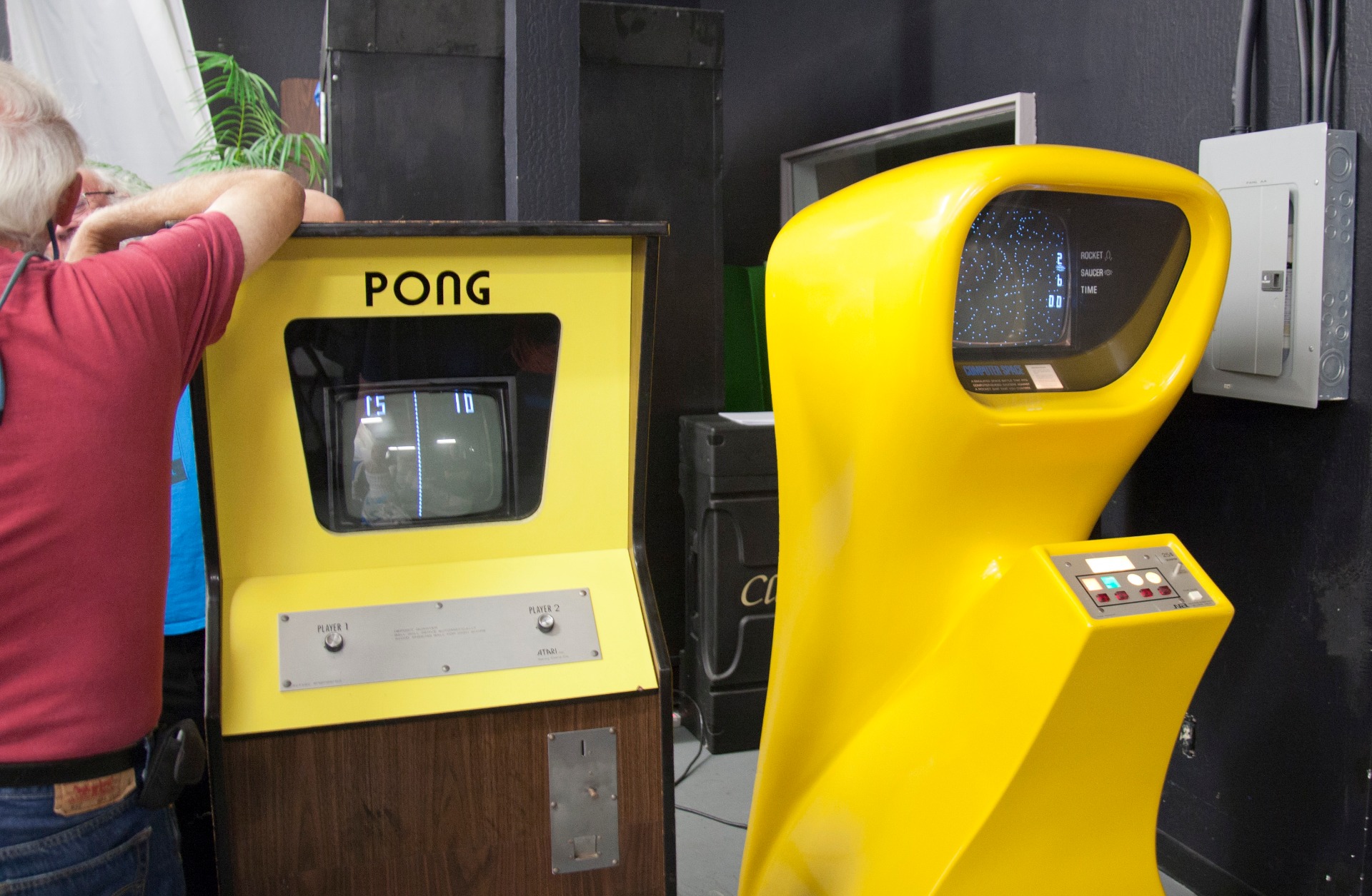 Pong (left) and Computer Space (right)